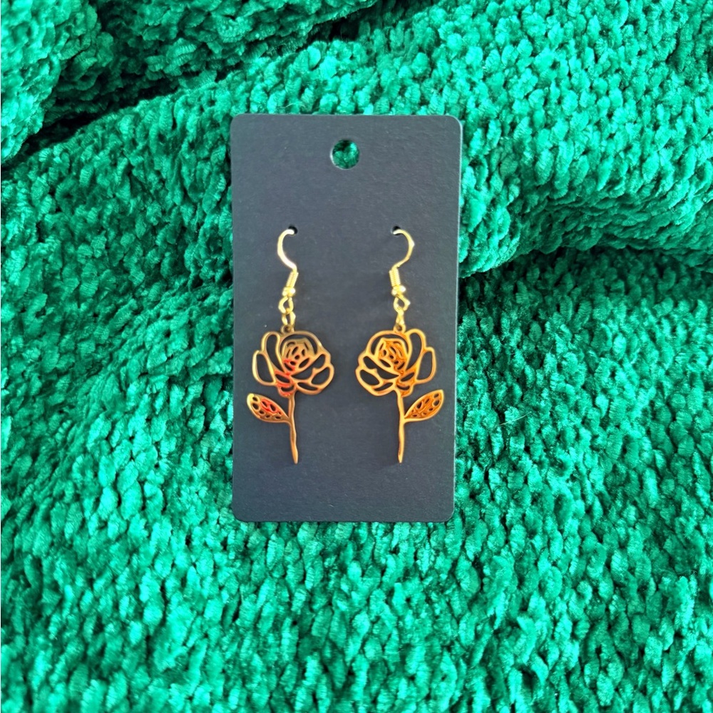 Elegant Gold Floral Drop Earrings